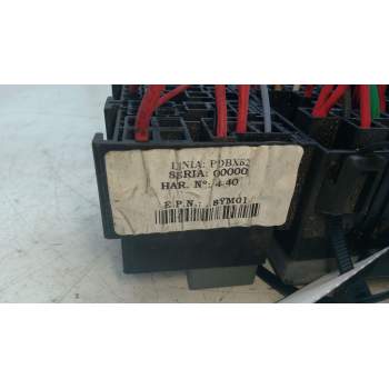 Recambio de caja fusibles para opel vivaro b autobús (x82) 1.6 cdti (06) referencia OEM IAM PDBX82  