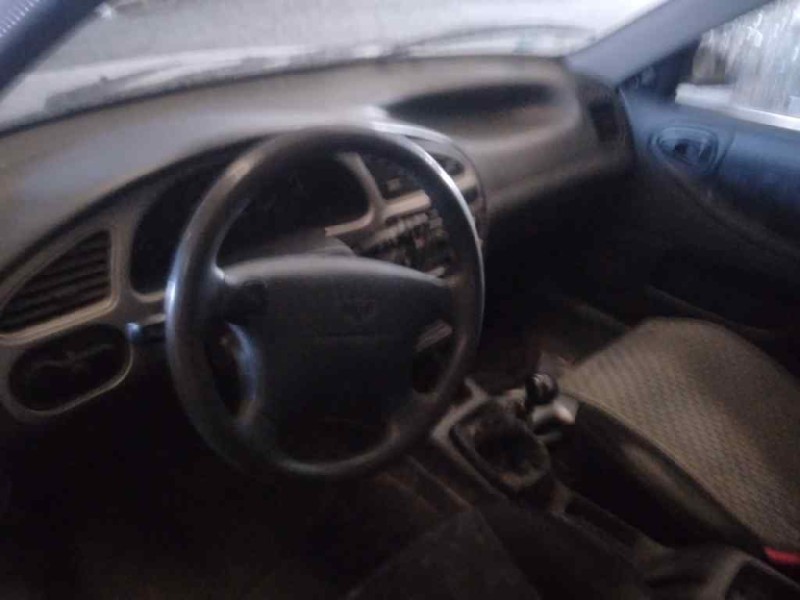 daewoo lanos del año 2001