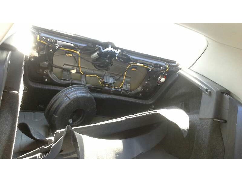 volkswagen golf v berlina (1k1) del año 2008