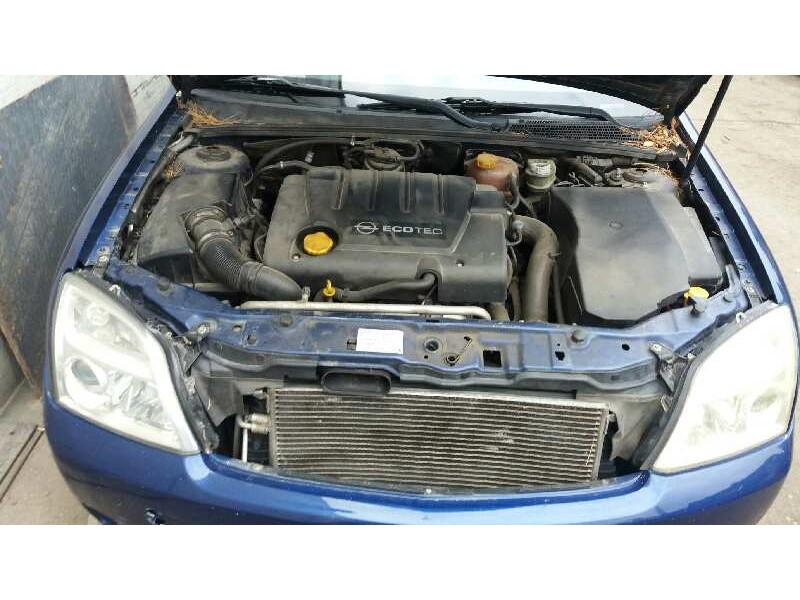 opel vectra c berlina del año 2004