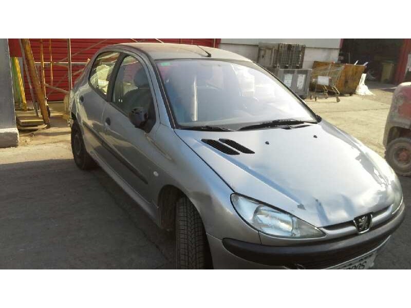 peugeot 206 berlina del año 2002