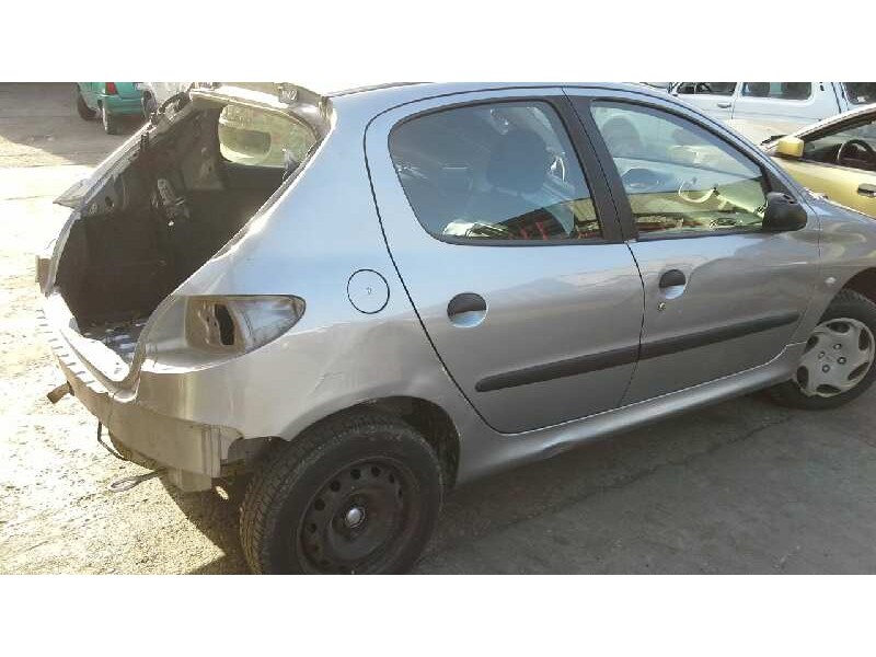 peugeot 206 berlina del año 2002