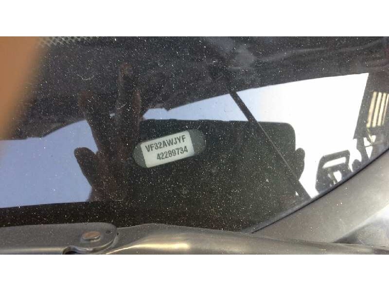 peugeot 206 berlina del año 2002