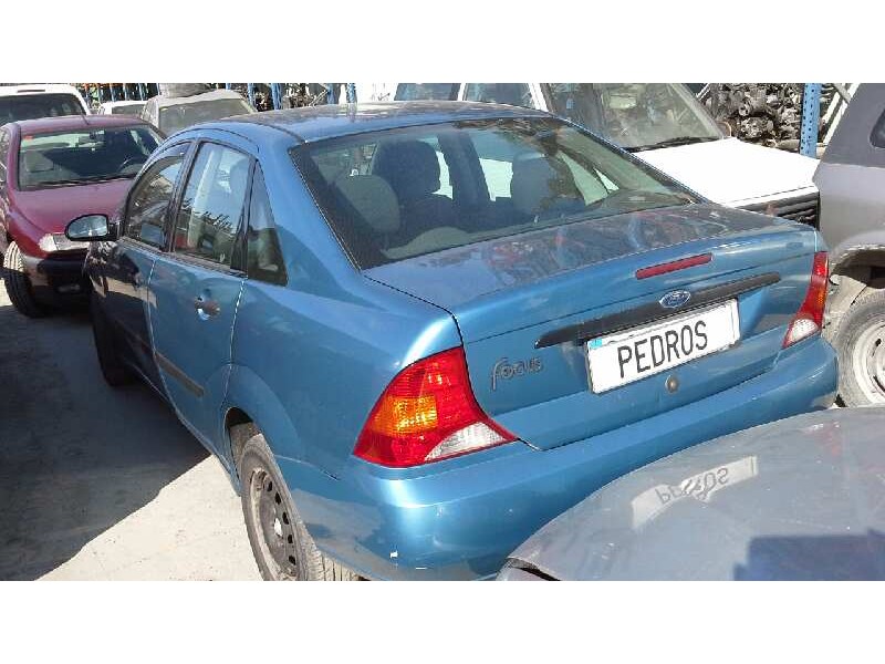 ford focus berlina (cak) del año 2001