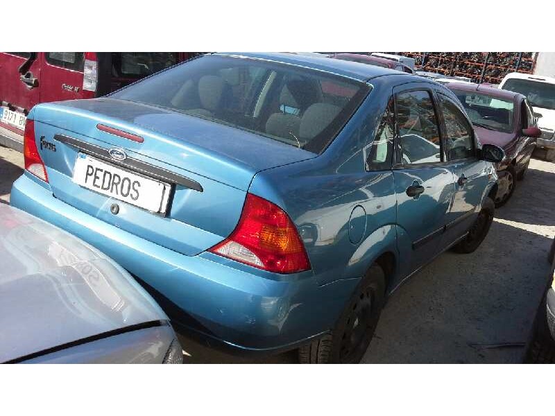 ford focus berlina (cak) del año 2001