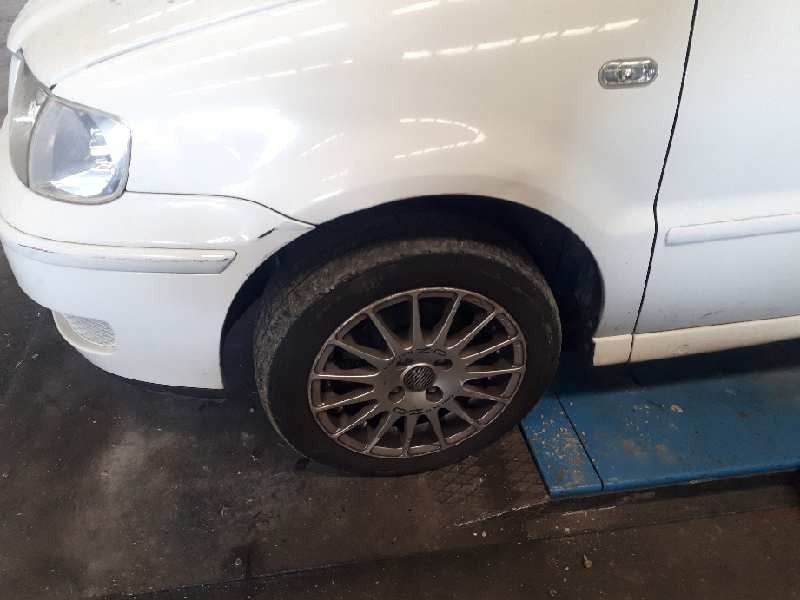 volkswagen polo berlina (6n2) del año 2001