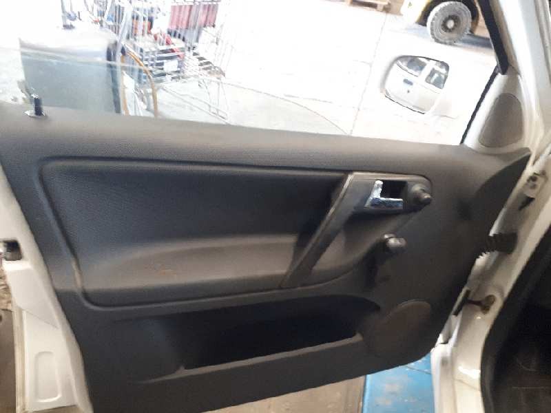 volkswagen polo berlina (6n2) del año 2001