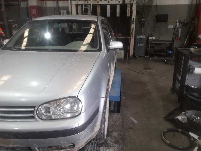 volkswagen golf iv berlina (1j1) del año 2003