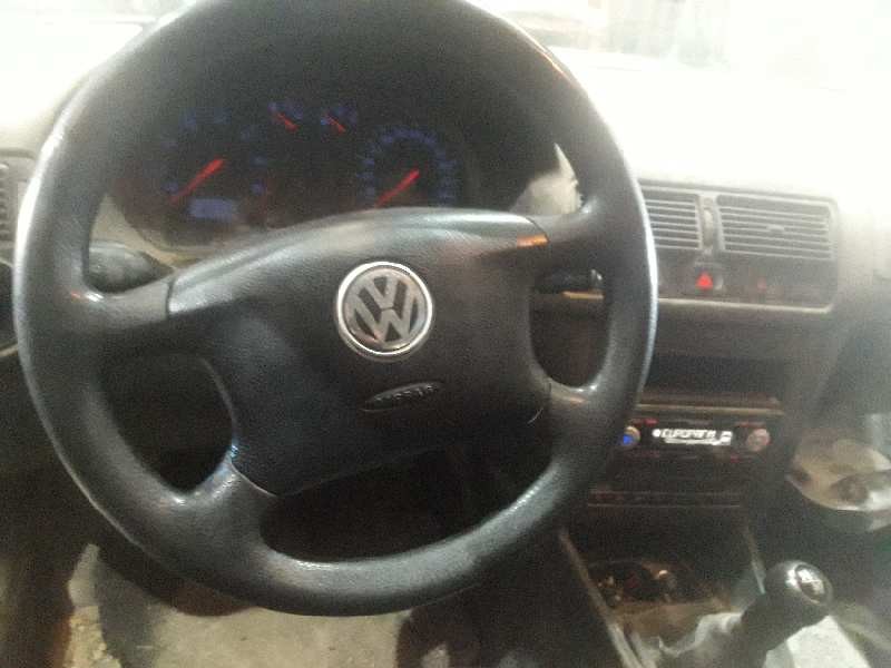 volkswagen golf iv berlina (1j1) del año 2003