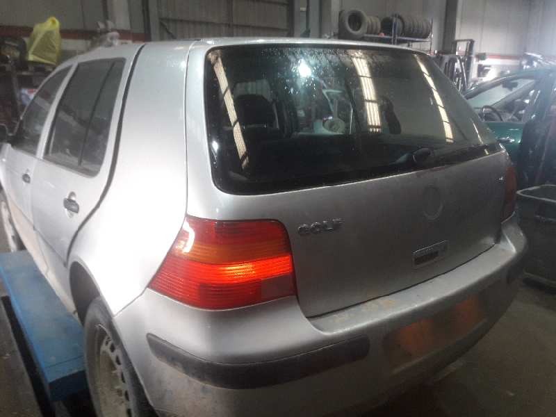 volkswagen golf iv berlina (1j1) del año 2003