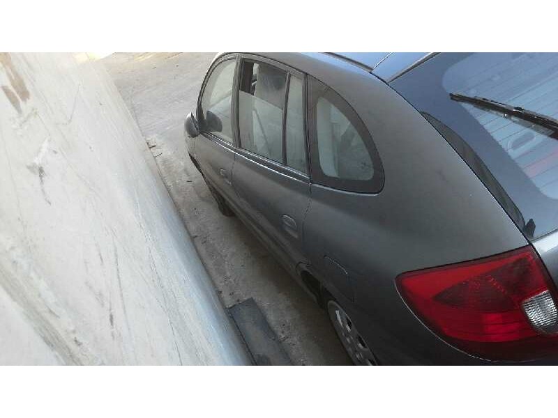 kia rio del año 2004