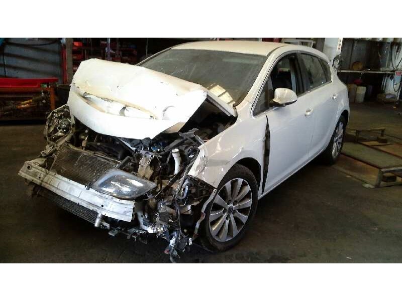 opel astra j lim. del año 2010