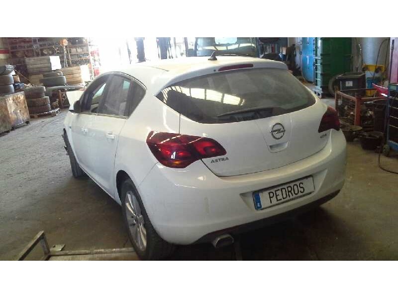 opel astra j lim. del año 2010