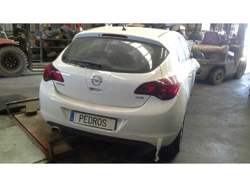 opel astra j lim. del año 2010