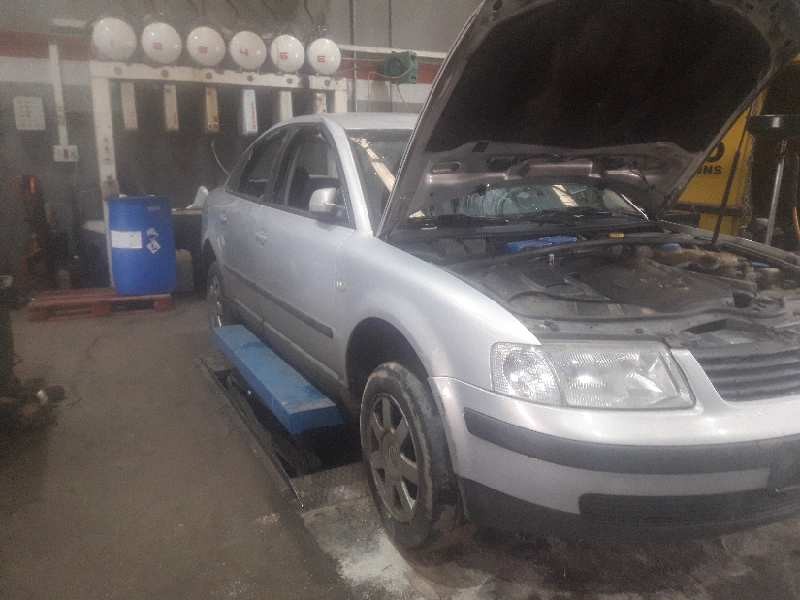 volkswagen passat berlina (3b2) del año 2000