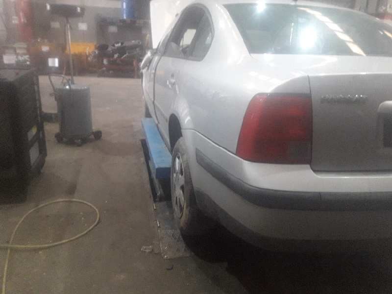 volkswagen passat berlina (3b2) del año 2000