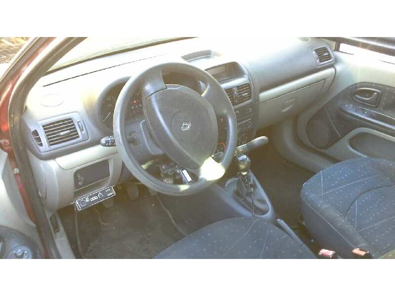 renault clio ii fase ii (b/cb0) del año 2003