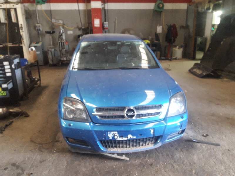 opel vectra c berlina del año 2004