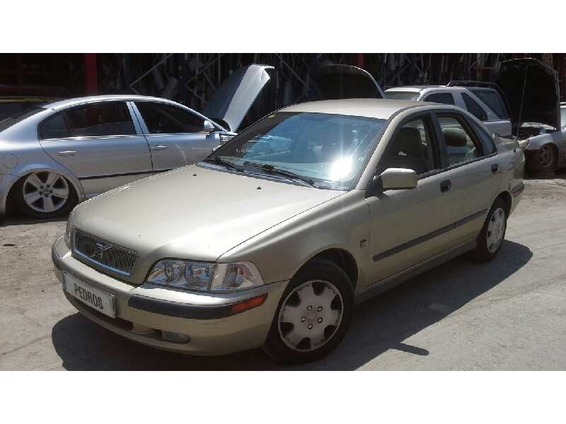 volvo s40 berlina del año 2001