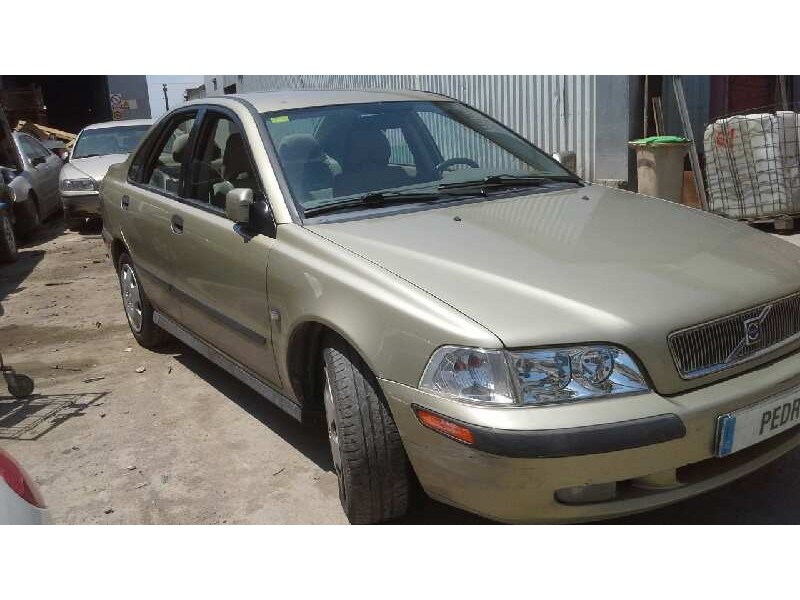 volvo s40 berlina del año 2001