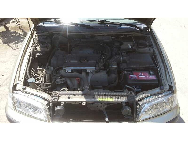 volvo s40 berlina del año 2001