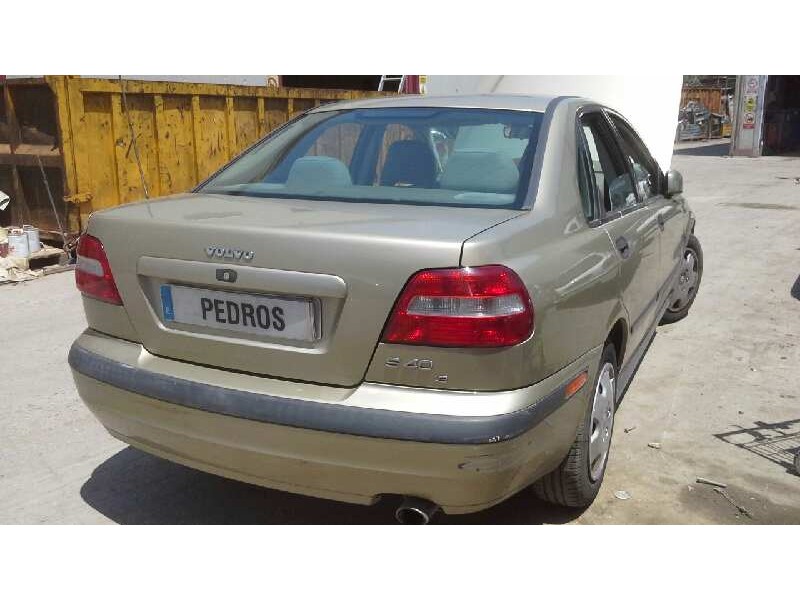 volvo s40 berlina del año 2001