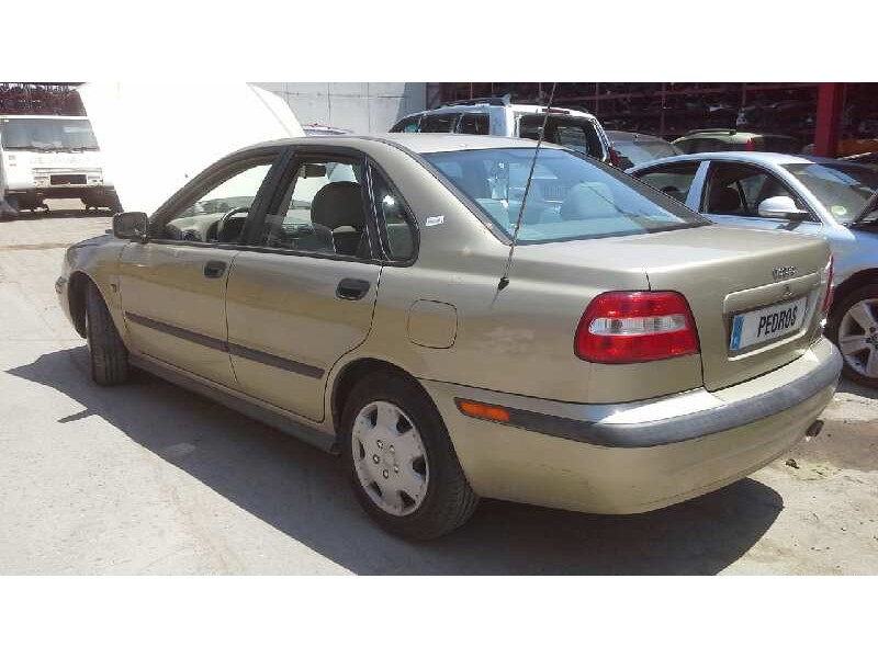 volvo s40 berlina del año 2001