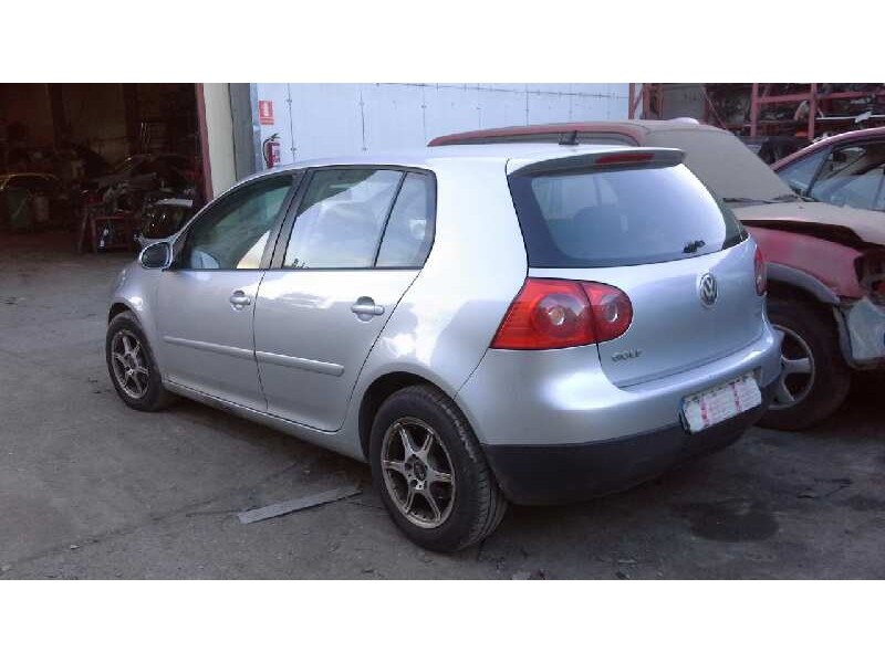 volkswagen golf v berlina (1k1) del año 2004