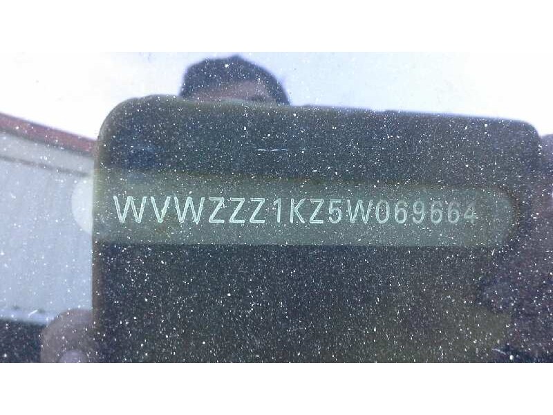 volkswagen golf v berlina (1k1) del año 2004