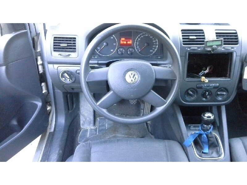 volkswagen golf v berlina (1k1) del año 2004