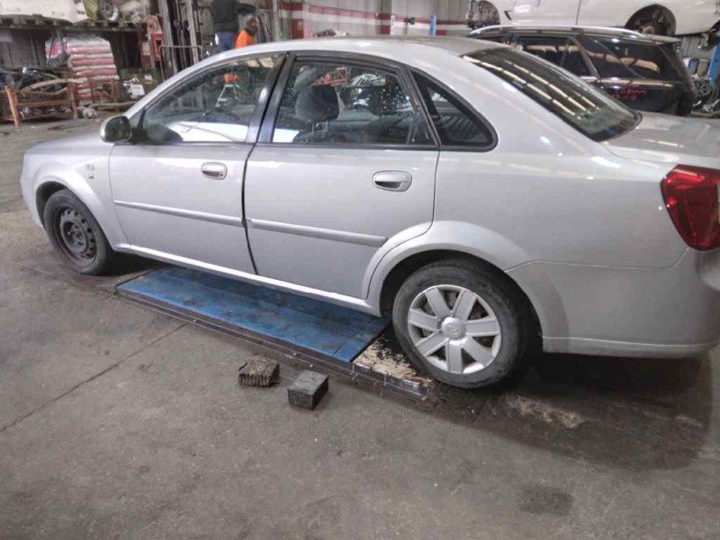 daewoo nubira berlina del año 2003