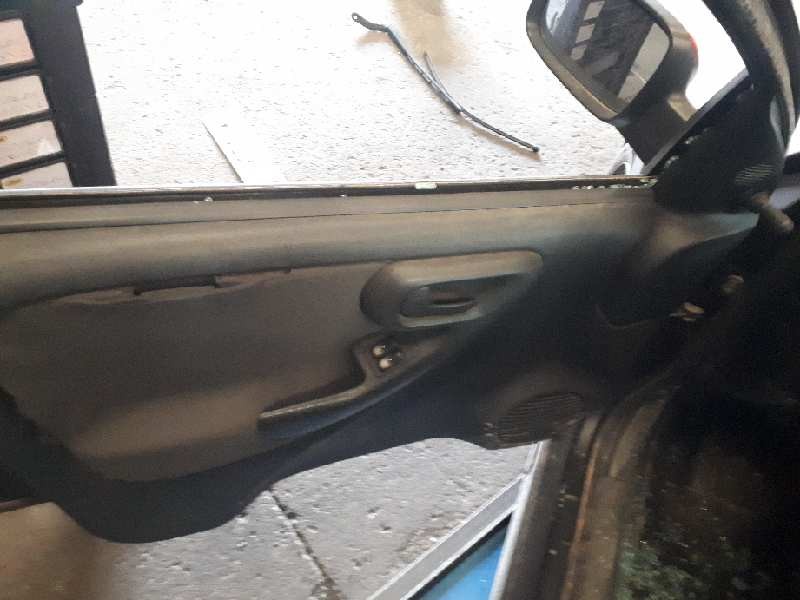 opel corsa c del año 2002