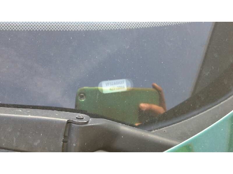 peugeot 206 berlina del año 2002