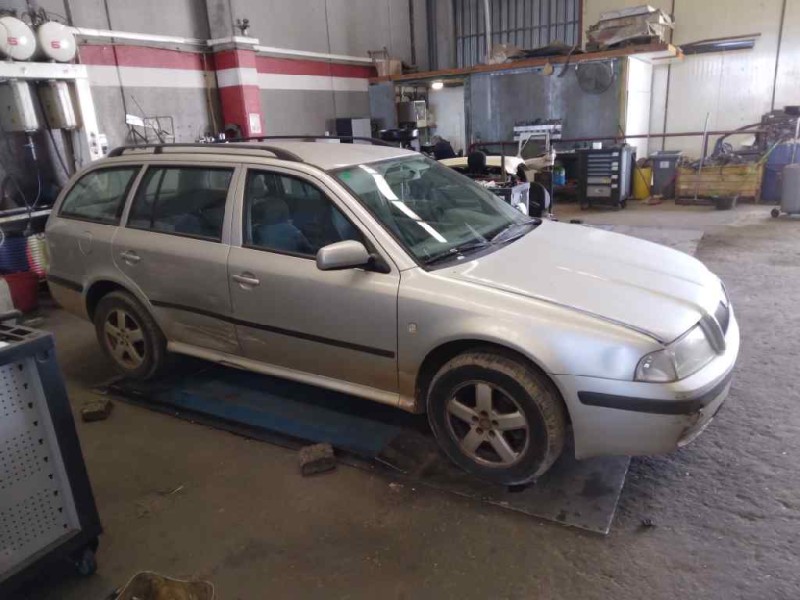 skoda octavia combi (1u5) del año 2005