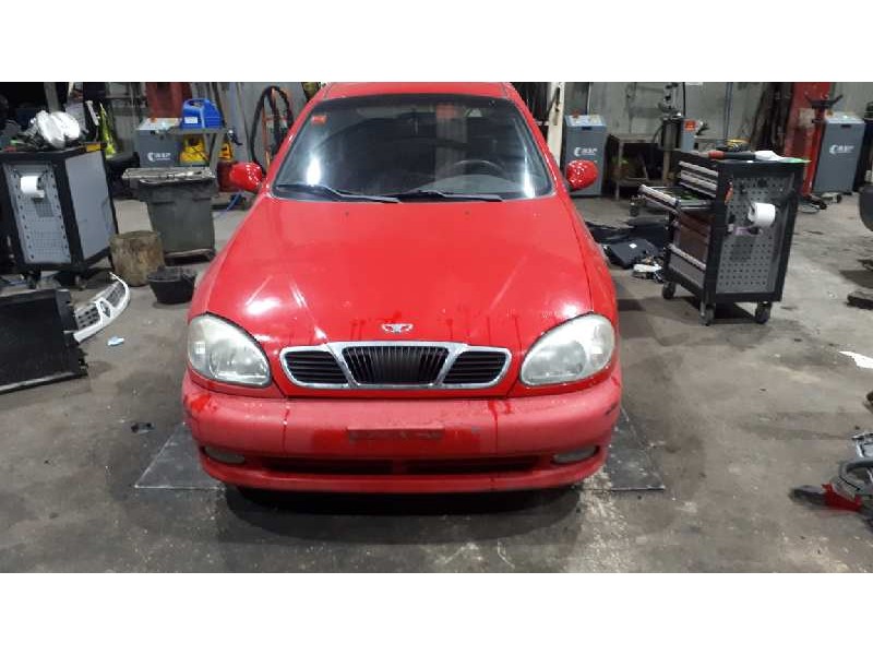 daewoo lanos del año 2001