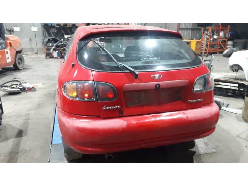 daewoo lanos del año 2001