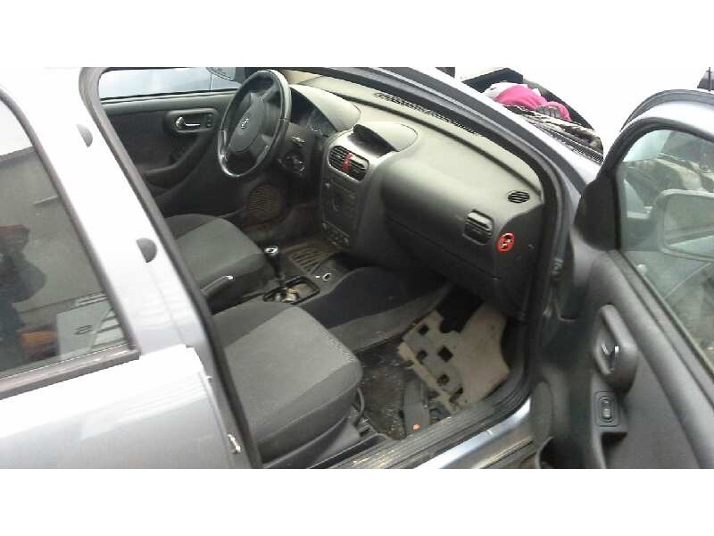 opel corsa c del año 2003
