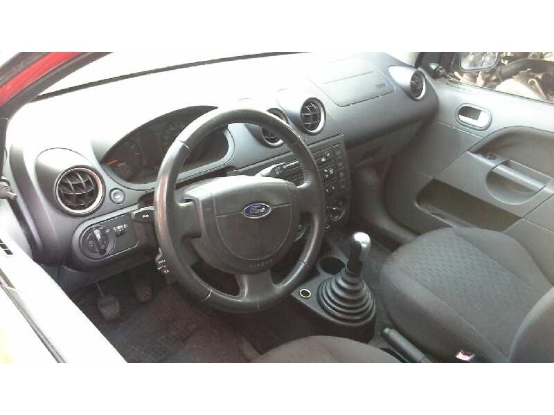 ford fiesta (cbk) del año 2004
