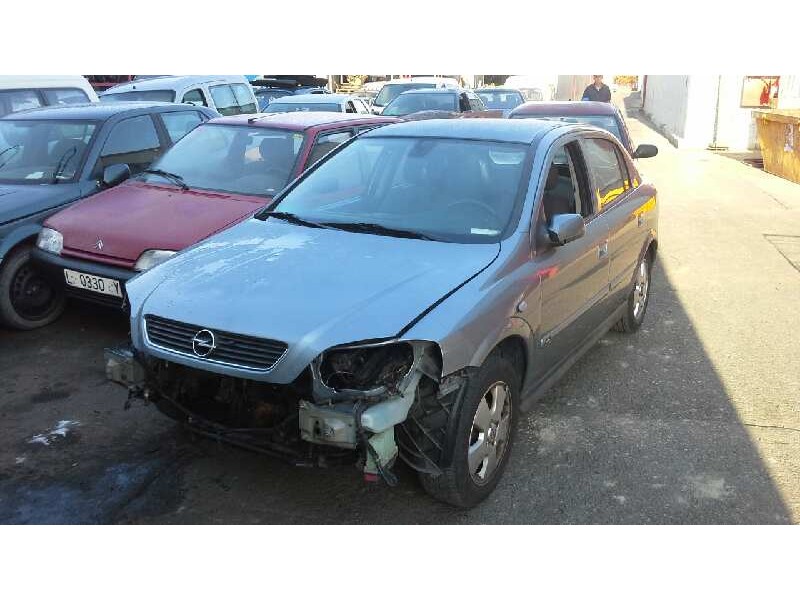 opel astra g berlina del año 2004