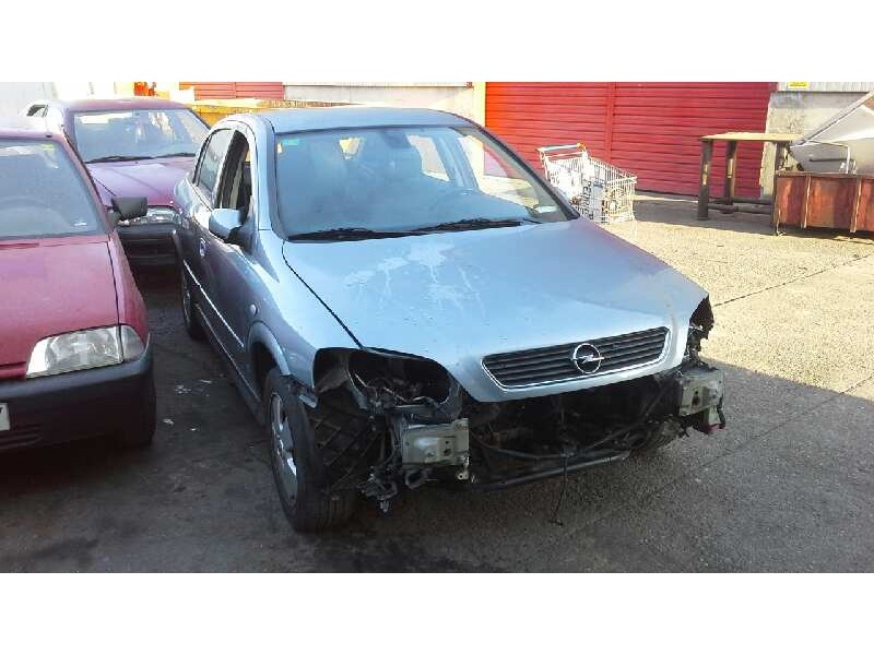 opel astra g berlina del año 2004