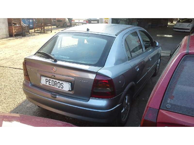 opel astra g berlina del año 2004