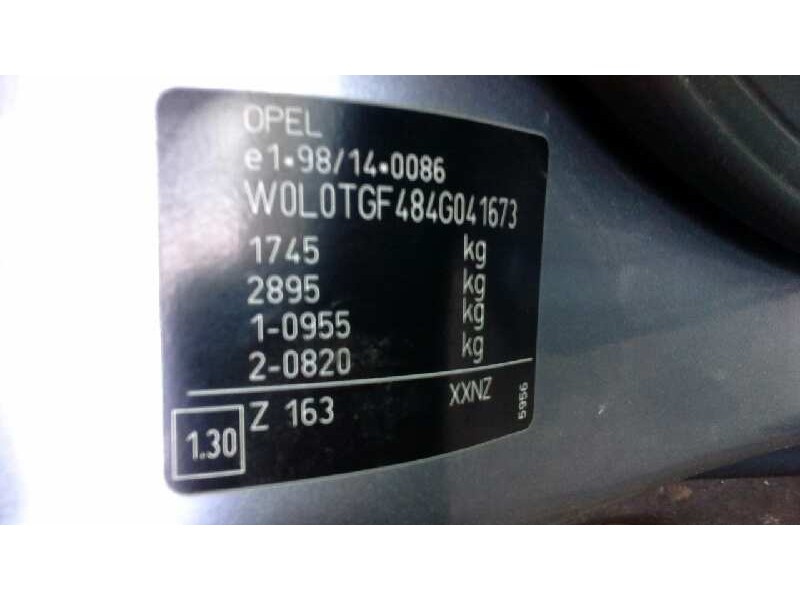 opel astra g berlina del año 2004