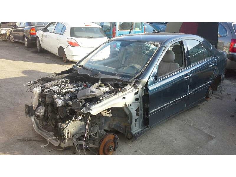 mercedes-benz clase c (w203) berlina del año 2004