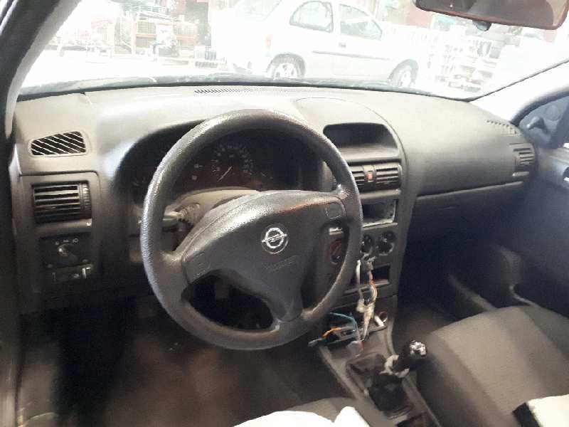 opel astra g berlina del año 2003