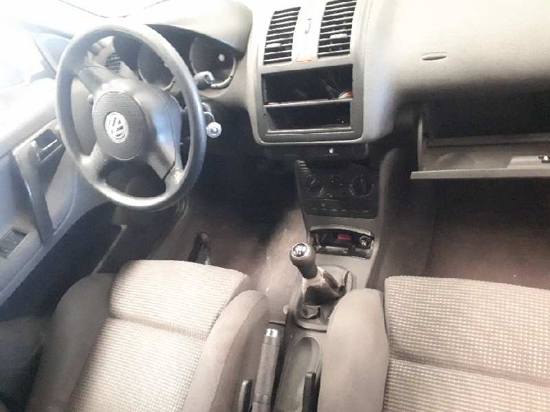 volkswagen polo berlina (6n2) del año 2000