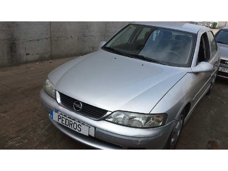 opel vectra b berlina del año 2001