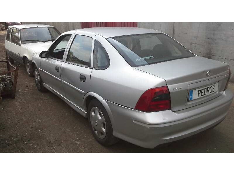 opel vectra b berlina del año 2001