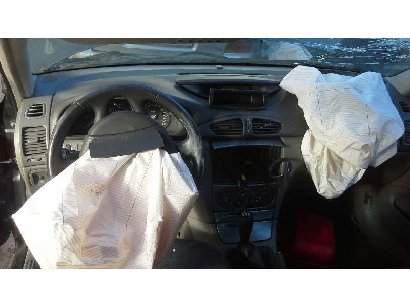 renault laguna ii (bg0) del año 2001