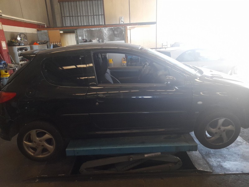 peugeot 206 berlina del año 2003