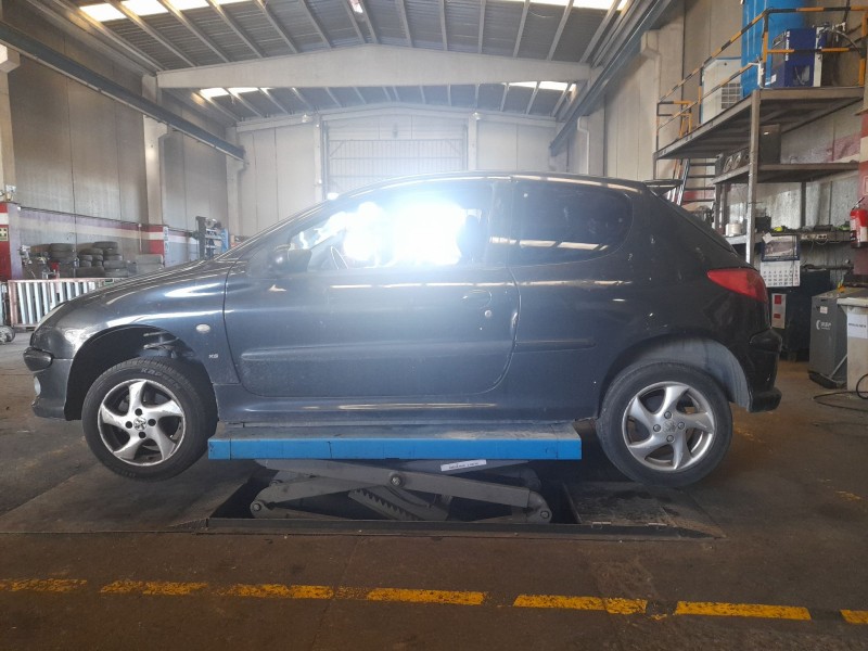 peugeot 206 berlina del año 2003